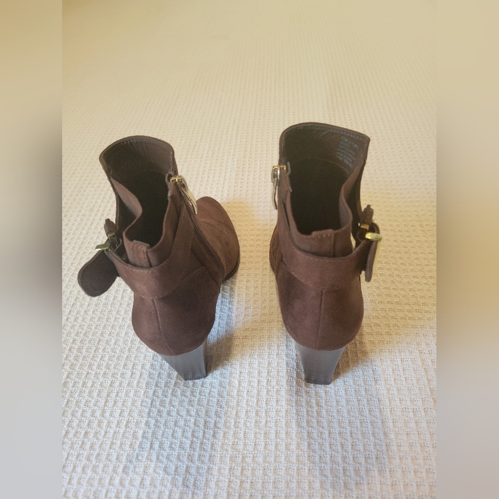 Liz Claiborne Chocolate Brown Ankle Booties - Picture 7 of 10